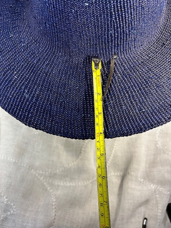 Straw summer hat with leather ties - Picture 5 of 9